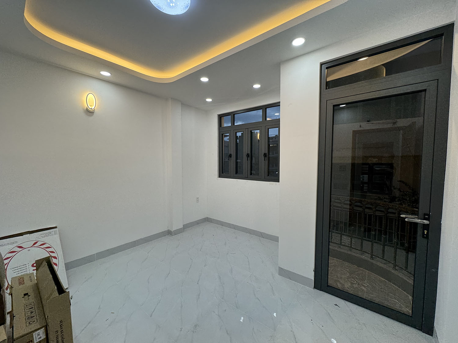 Tuyệt phẩm đẹp lung linh 3 lầu (4mx12m=48m2 vuông vức) mới 100% hẻm xe hơi khu VIP Hồ Xuân Hương